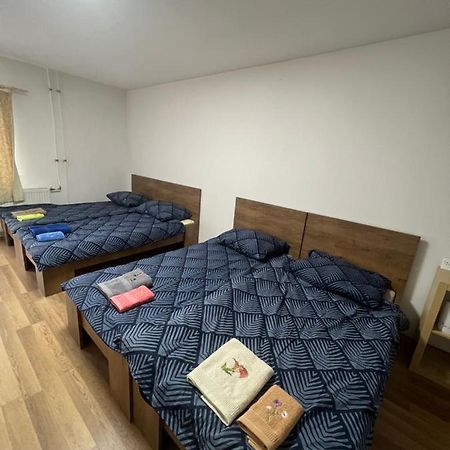 Jo Minosegu Lakasok Kivalo Kozlekedes Mellett Apartment Budapest Exterior photo